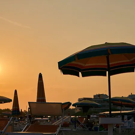 Relax And Enjoy Flat With Pool 150m From The Sea Bibione