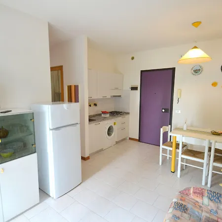 Relax And Enjoy Flat With Pool 150m From The Sea アパート ビビオーネ